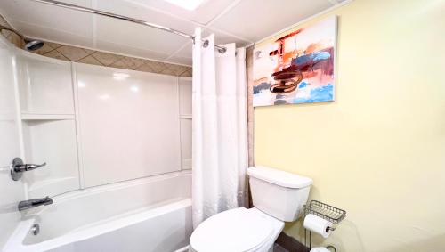 New ! Ocean Reef Resort-Unique Renovated Oceanfront Condo -Free parking - Amazing pools & Views photo 25