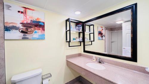New ! Ocean Reef Resort-Unique Renovated Oceanfront Condo -Free parking - Amazing pools & Views photo 24