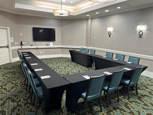 Zona business o sala conferenze di Hotel Indigo Atlanta Vinings by IHG