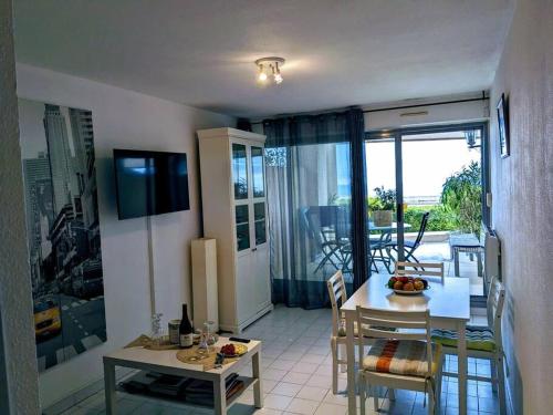 Appartement cosy, superbe vue mer, piscine.