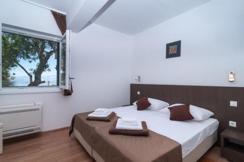 Family friendly house with a swimming pool Skrip, Brac - 20897