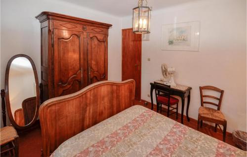 Ένα ή περισσότερα κρεβάτια σε δωμάτιο στο Lovely Home In La Garde With Kitchen