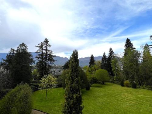 Beau T3 avec vue parc et Dent du Chat, pour 3/4 pers, avec terrasse et WiFi - FR-1-555-88