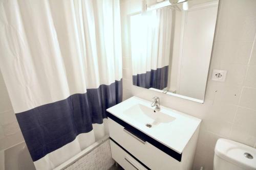 Koupelna v ubytování Apartamento con gran urbanización y piscina