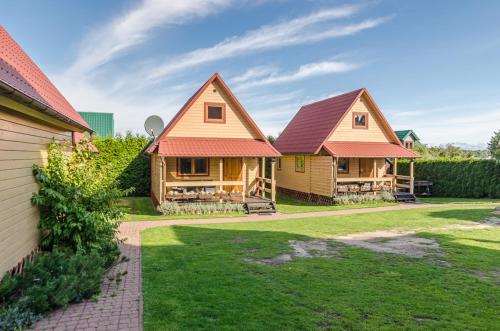 Afbeelding uit fotogalerij van Domki Letniskowe Corleone in Ostrowo