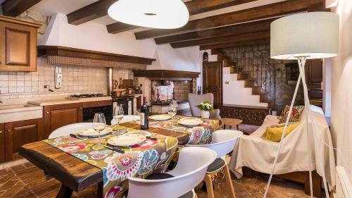 Χώρος καθιστικού στο Luxurious villa with stunning view in Buje