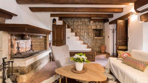 Χώρος καθιστικού στο Luxurious villa with stunning view in Buje