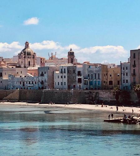a group of people on a boat in the water at Torrearsa 17 in Trapani