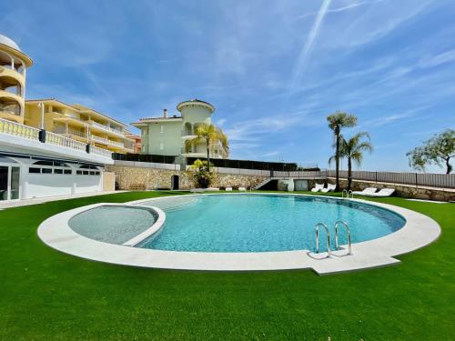 The swimming pool at or close to Apartamento vacacional Urb. Nerea II REF. 065