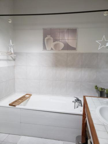 Koupelna v ubytování Chambre dans une grande Maison entre Canal du Midi et Centre Ville