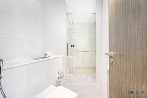 Koupelna v ubytování Elegant Studio at DAMAC Privé Business Bay by Deluxe Holiday Homes