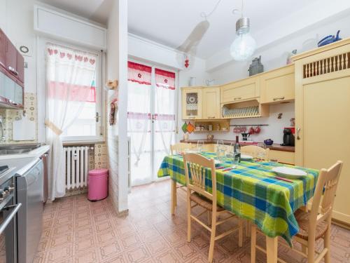 Flaminia Bright & Roomy Apartment – Photos 2