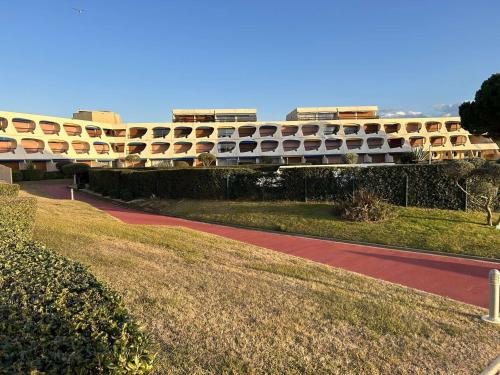 Appartement familial avec piscine et parking à Port Camargue