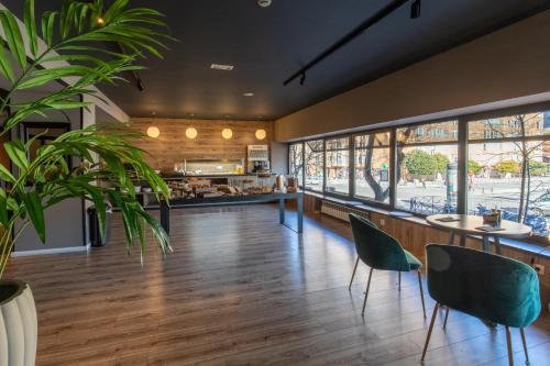 Hotel Acta Madfor photo 59