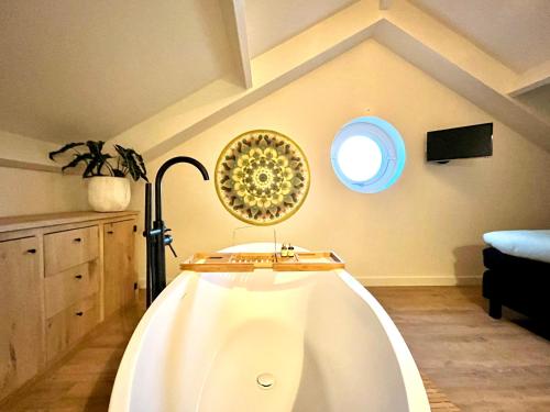 Bilik mandi di Logement 't Slikje Groede