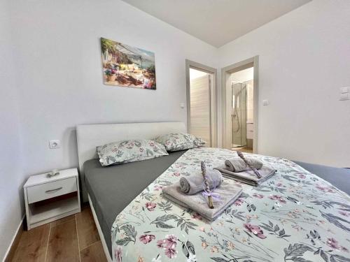 Posteľ alebo postele v izbe v ubytovaní Apartment in Dramalj 42942