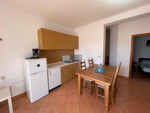 Dapur atau dapur kecil di Apartman Theresa