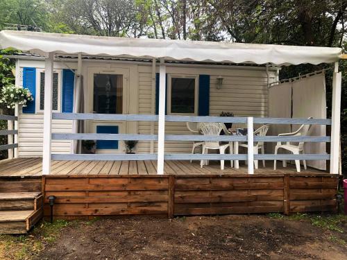 Bungalow de 2 chambres avec piscine partagee terrasse amenagee et wifi a Saint Jean de Valeriscle