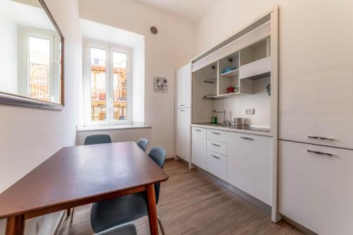 A kitchen or kitchenette at Casa Marin - Metro Malatesta