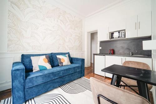 Niepce - Blue flat next to Avenue du Maine