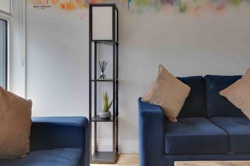 Ruang duduk di New London Life Executive Apartments