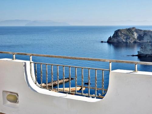 - Vistas al océano desde un crucero en Maridea - La Terrazza en Ponza