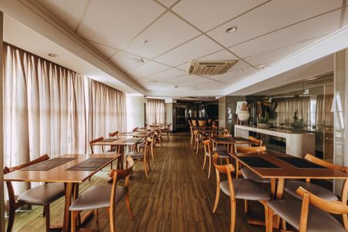 Εστιατόριο ή άλλο μέρος για φαγητό στο Golden Tulip Natal Ponta Negra