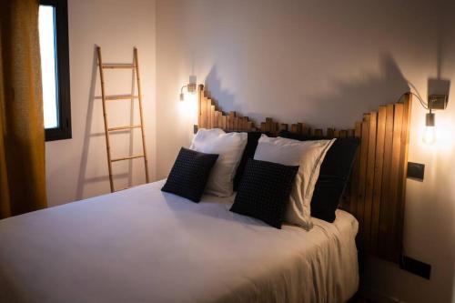 Photo de la galerie de l'établissement Villa moderne avec piscine privative, à Biguglia