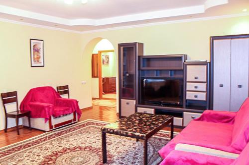 Χώρος καθιστικού στο Tolebaeva 65