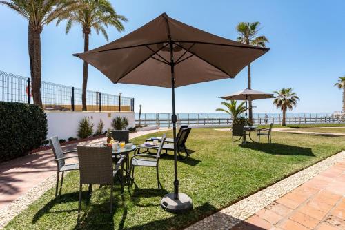 Dona Lola Macarena - Beautiful Frontline beach house between Fuengirola and Marbella - CS100