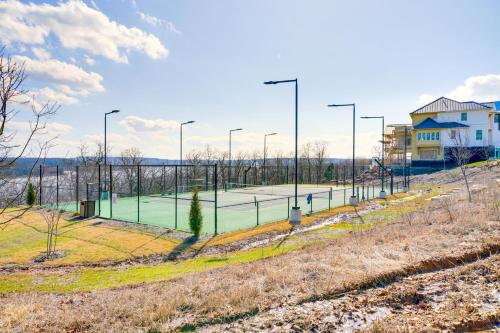 Instalaciones para jugar a tenis o squash en Carlton Landing Retreat with Eufaula Lake Access! o alrededores