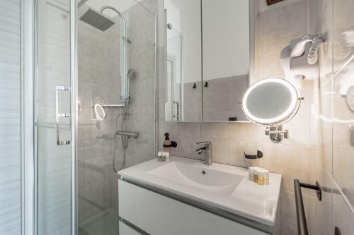 CityLife Apartment- Metro Access - 2 Bedrooms
