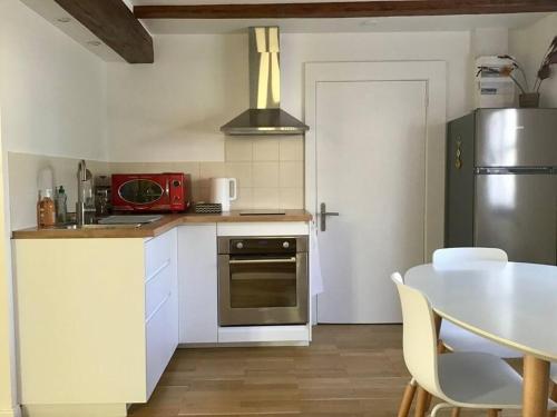 Dapur atau dapur kecil di 2/3 p indépendant 50m2+ext dans maison alsacienne