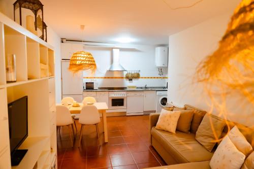 Apartamentos Costa Norteにあるキッチンまたは簡易キッチン
