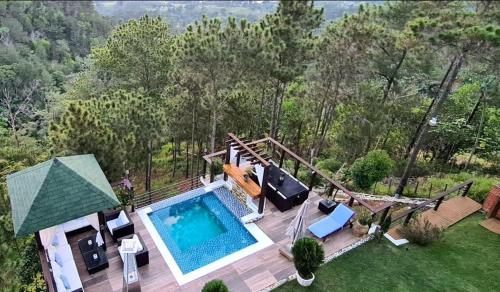 Výhled na bazén z ubytování Montañas VIP Family Room nebo okolí