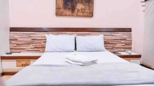 Кровать или кровати в номере Hotel La Costa - Adults Only