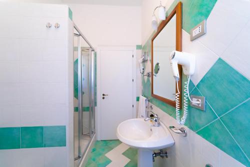 Koupelna v ubytování Hotel San Pietro