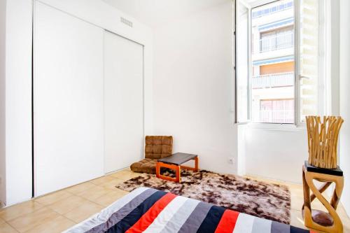 Lova arba lovos apgyvendinimo įstaigoje Room rental in apartment in Marseille