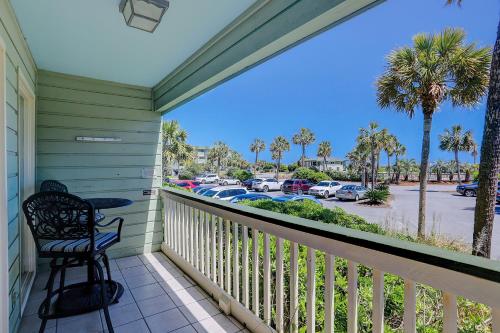 En balkon eller terrasse på Sea Cabin 131 B