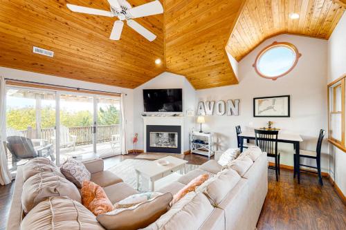 Gallery image of Reel 'Em In 403 in Avon