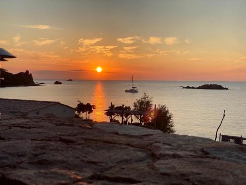 Zdjęcie z galerii obiektu Villa Terra Casanova pieds dans l'eau à 20 mn d Ajaccio w mieście Villanova