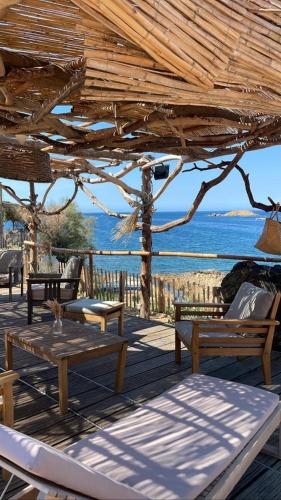 Photo de la galerie de l'établissement Villa Terra Casanova pieds dans l'eau à 20 mn d Ajaccio, à Villanova