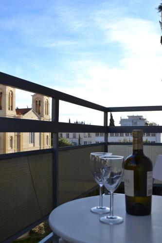 A-04. Renovated 2019. Great studio.ACROPOLIS views