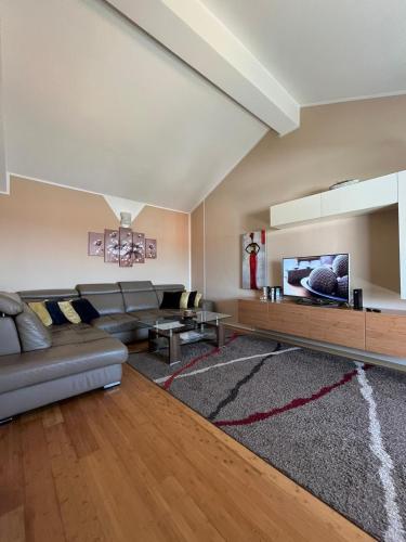 Apartments Four You-with sea view