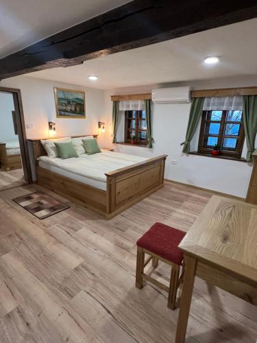 Boutique Farm Hrovat