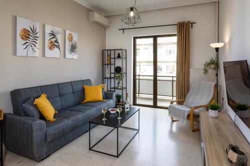 Central apt. with parking - 3 min from old port