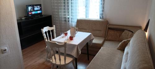 Posezení v ubytování Kursumlijska banja apartman 4+1
