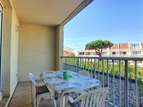 Photo de la galerie de l'établissement Appartement Lumineux F2 Proche Mer - 6 Couchages, Parking Privé, Animaux Admis - Carnon Ouest - FR-1-715-54, à Mauguio