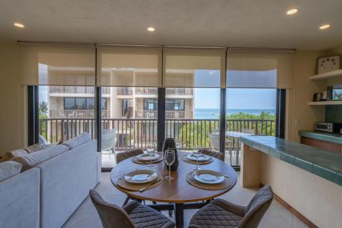 Μπαλκόνι ή βεράντα στο Ocean view 2BR Apartment Yum Balam