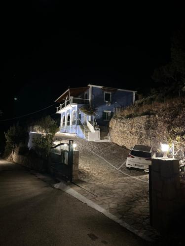 Gallery image of Assos BLUE house in Asos